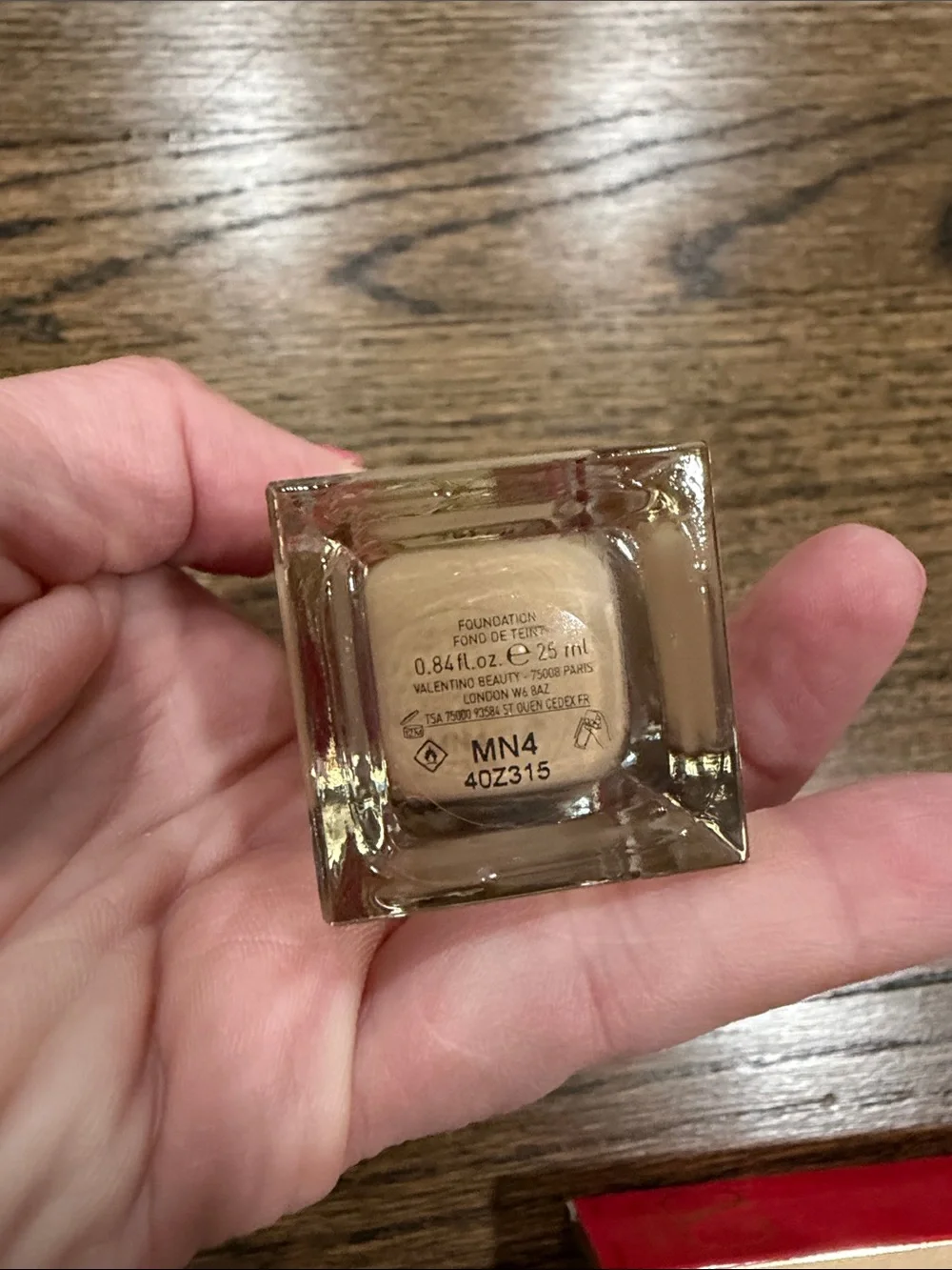Valentino Very Valentino Foundation in Medium Neutra 4